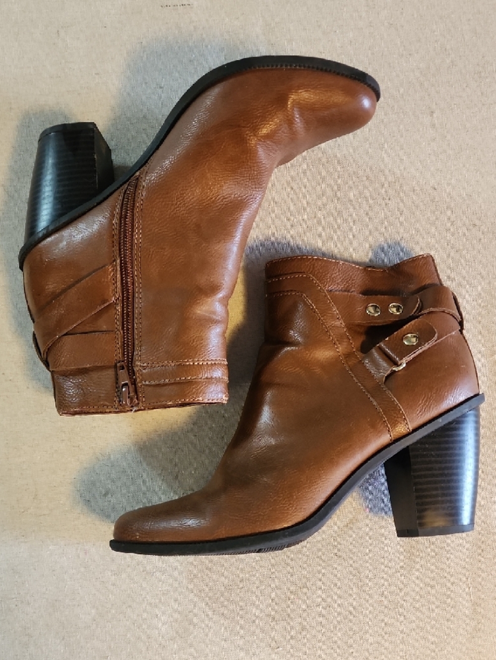 Bar III Women's Dove Block-Heel Ankle Booties size 8.5 - Picture 2 of 8